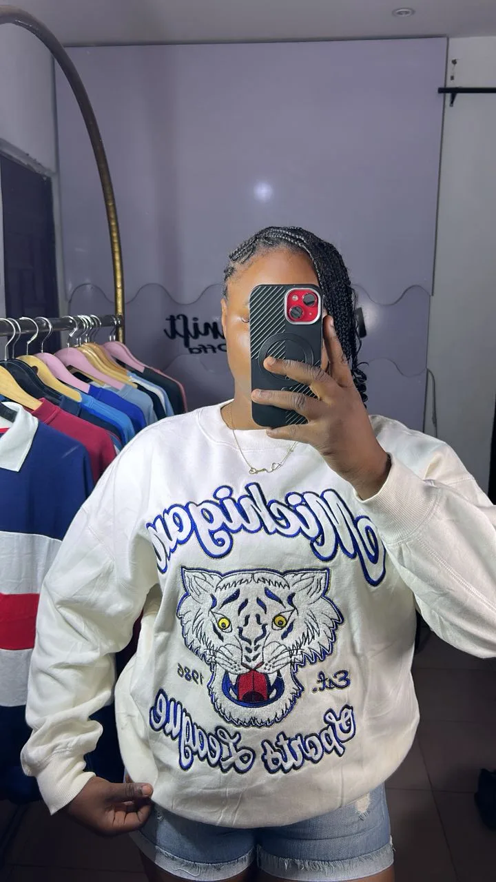 Sweatshirt